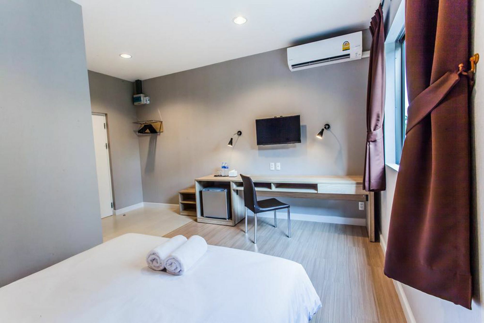 Morino Hotel Si Racha Exteriér fotografie