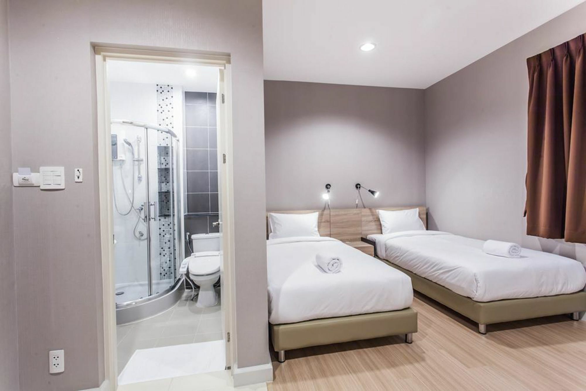 Morino Hotel Si Racha Exteriér fotografie