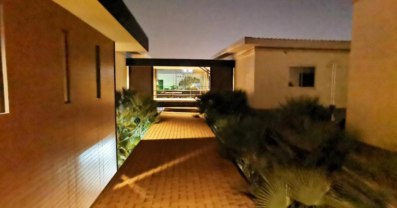 Morino Hotel Si Racha Exteriér fotografie